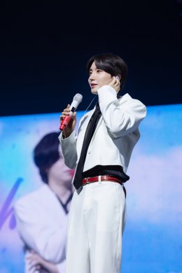 LEETEUK และ HEECHUL ถ่ายทอดสายใยมิตรภาพในฐานะ 'SUPER JUNIOR-83z' ผ่านแฟนคอนครั้งแรกในประเทศไทย "2026 SUPER JUNIOR-83z FANCON TOUR [1983] in BANGKOK"